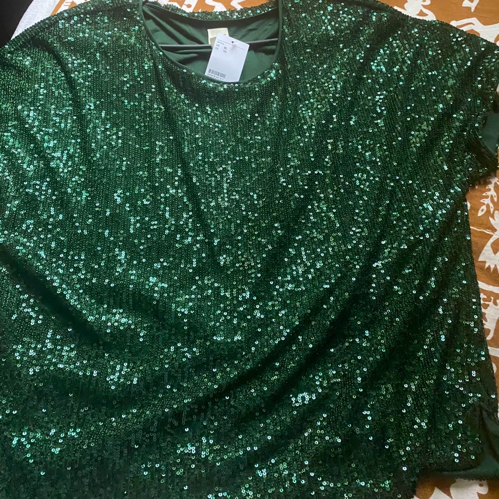 Sequined short sleeved blouse